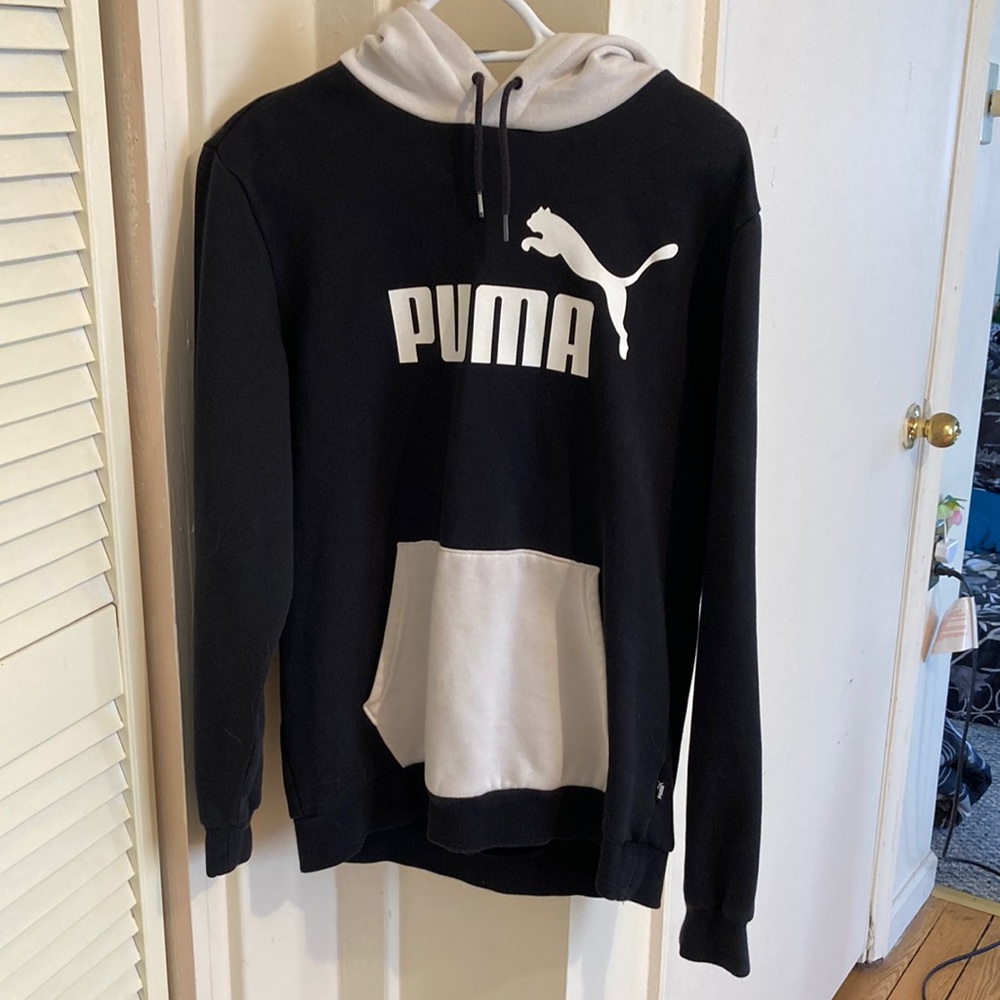 Black and White PUMA Hodie